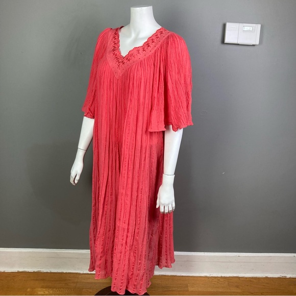 Tropical Escape Hawaiian dress Medium VTG gauzy mumu flutter sleeve 70's - Picture 3 of 14